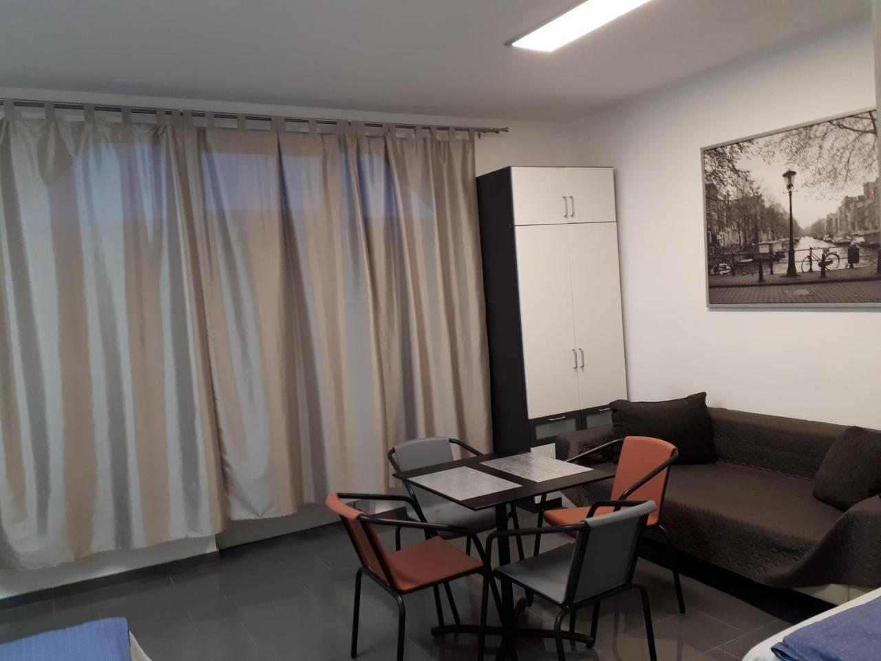 Kertvarosi Apartman II Tiszaújváros Eksteriør billede