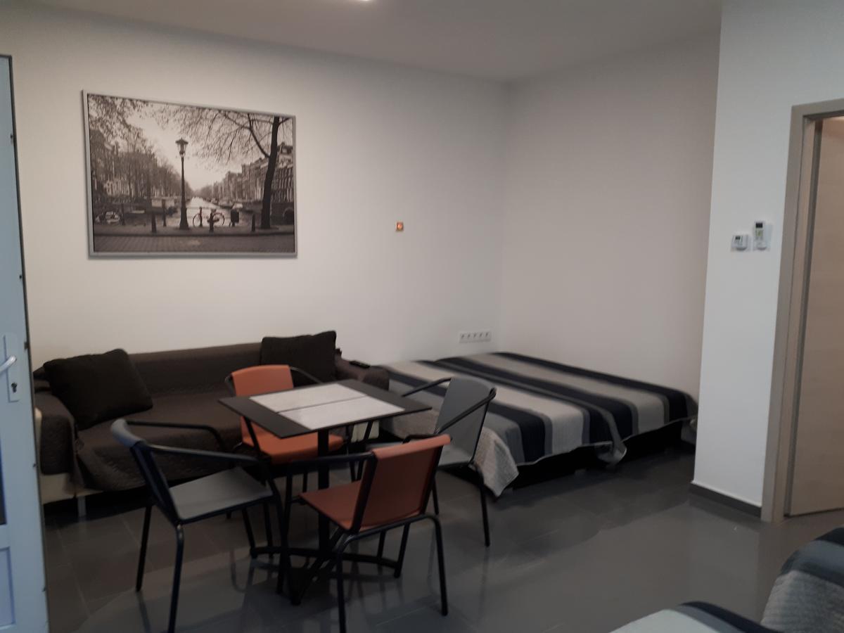 Kertvarosi Apartman II Tiszaújváros Eksteriør billede